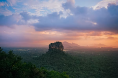 photo-1751247026229-518bfec9b5e6